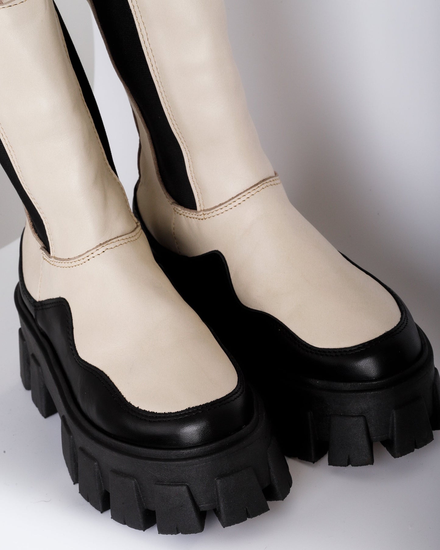 ALEXA BOOTS/ BEIGE