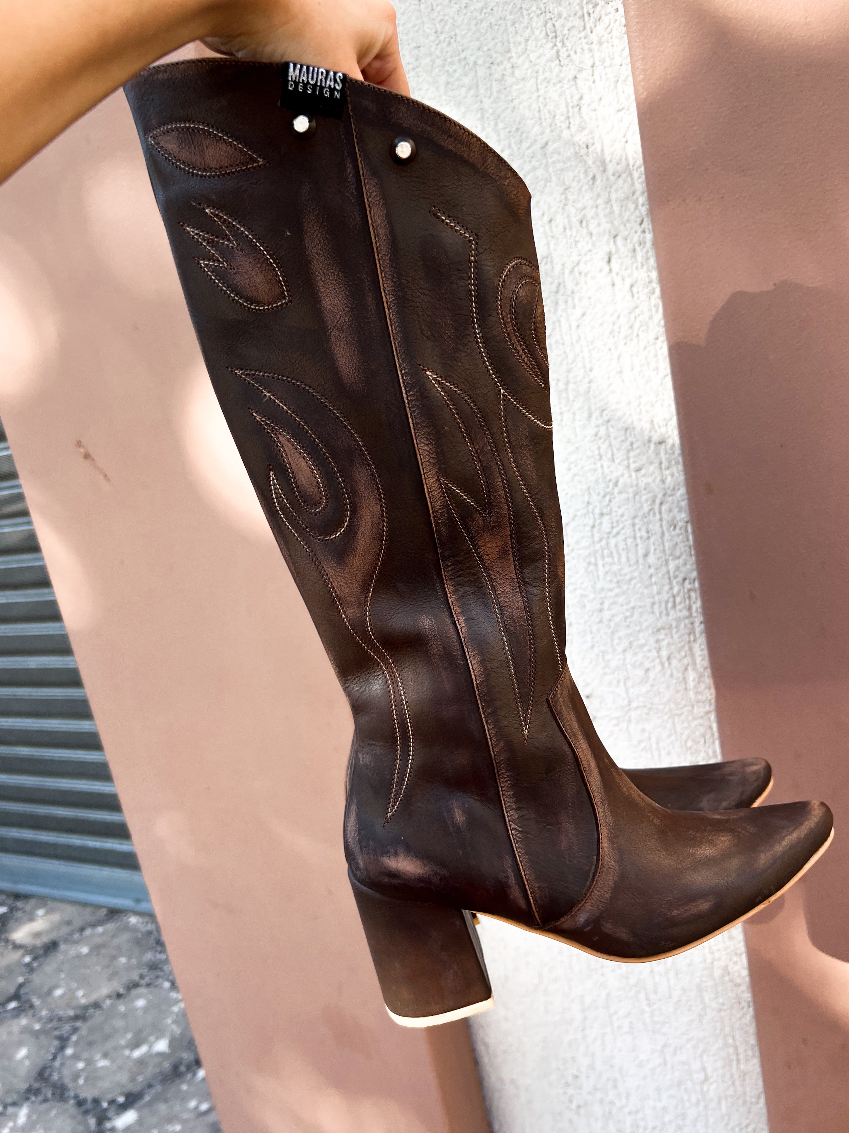 TEXANAS BURNING WEST