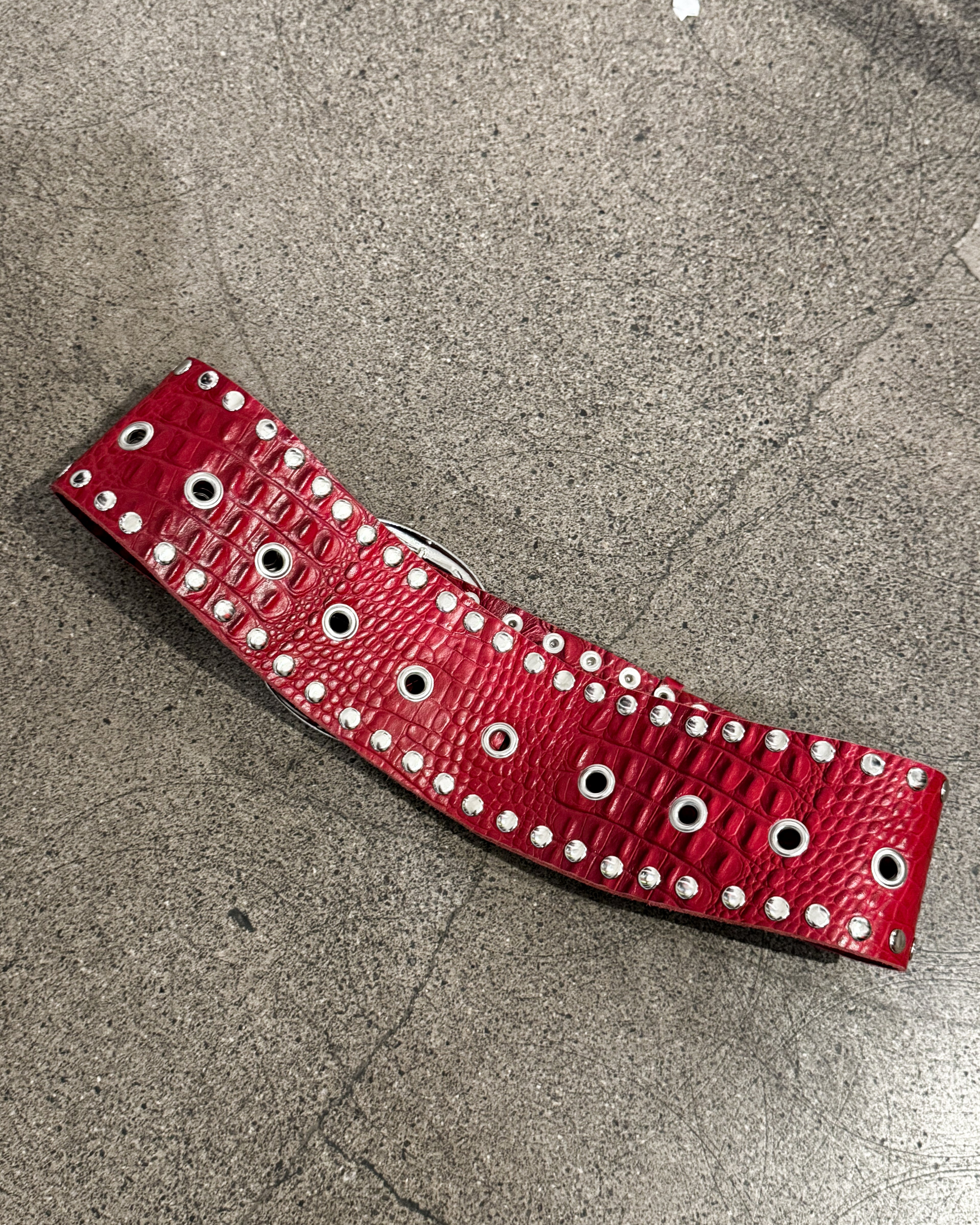 CINTURÓN ROCK CHIC (CARMESÍ)