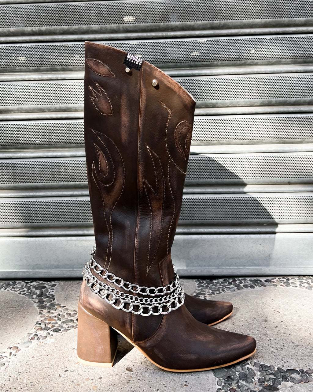 TEXANAS BURNING WEST