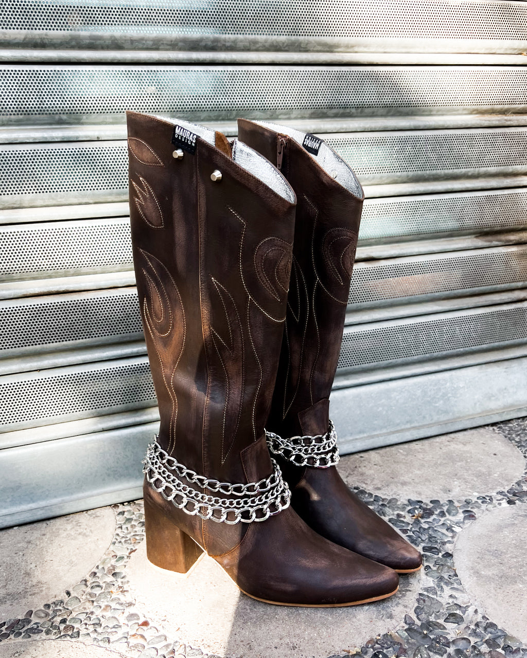 TEXANAS BURNING WEST