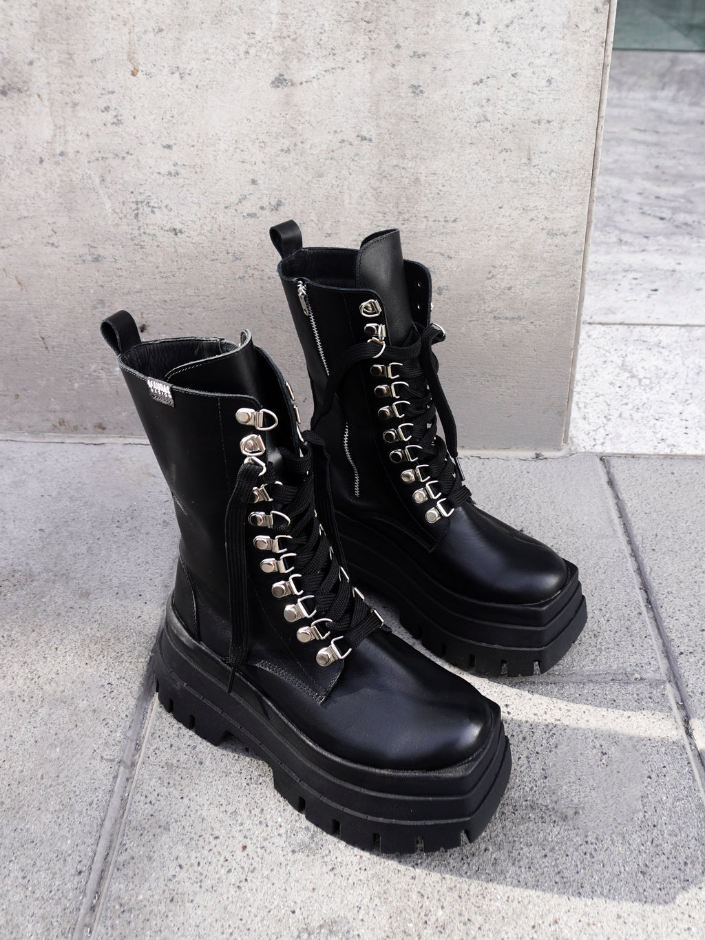 BORCEGO ICONIC BLACK