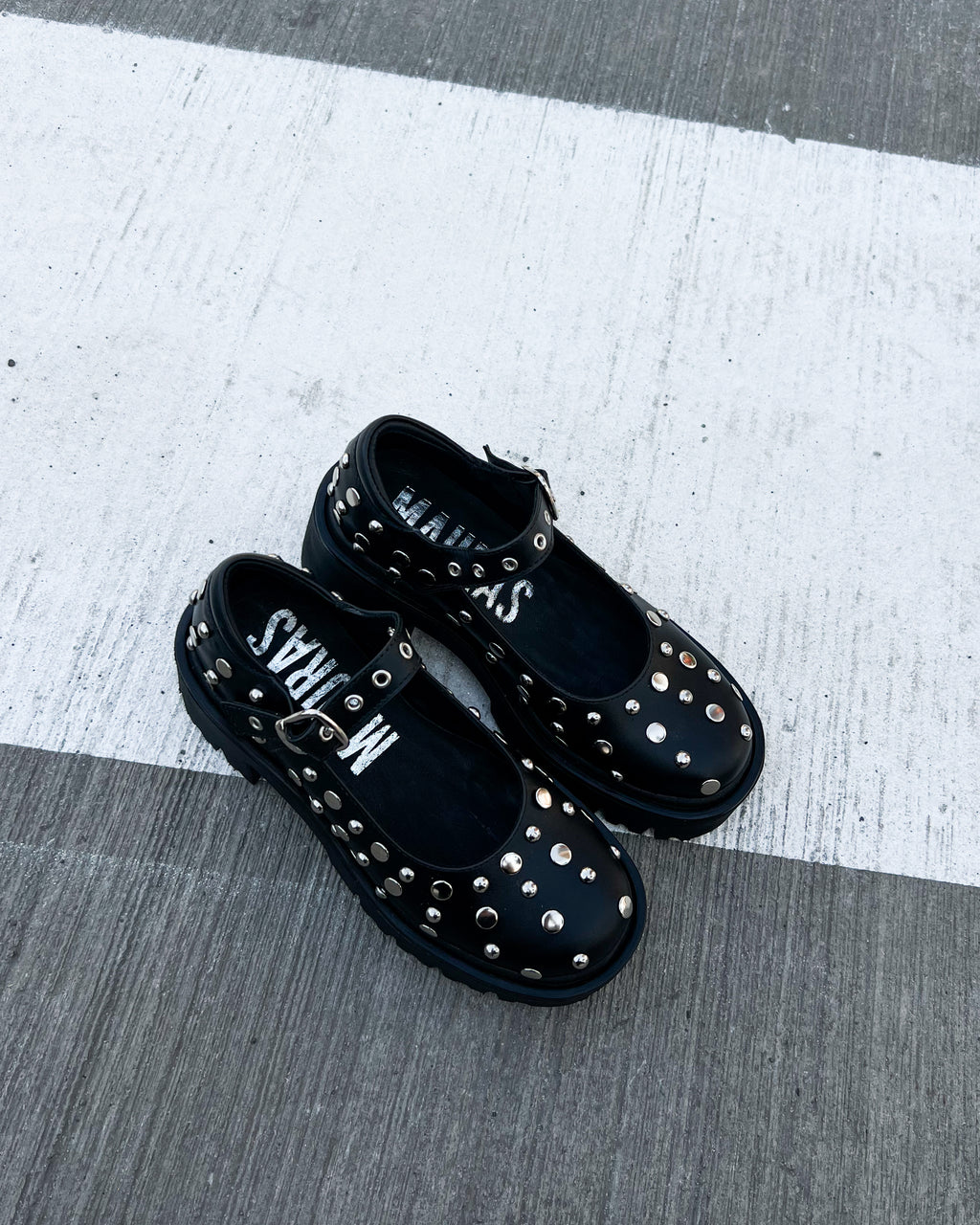 STUDDED FLATS